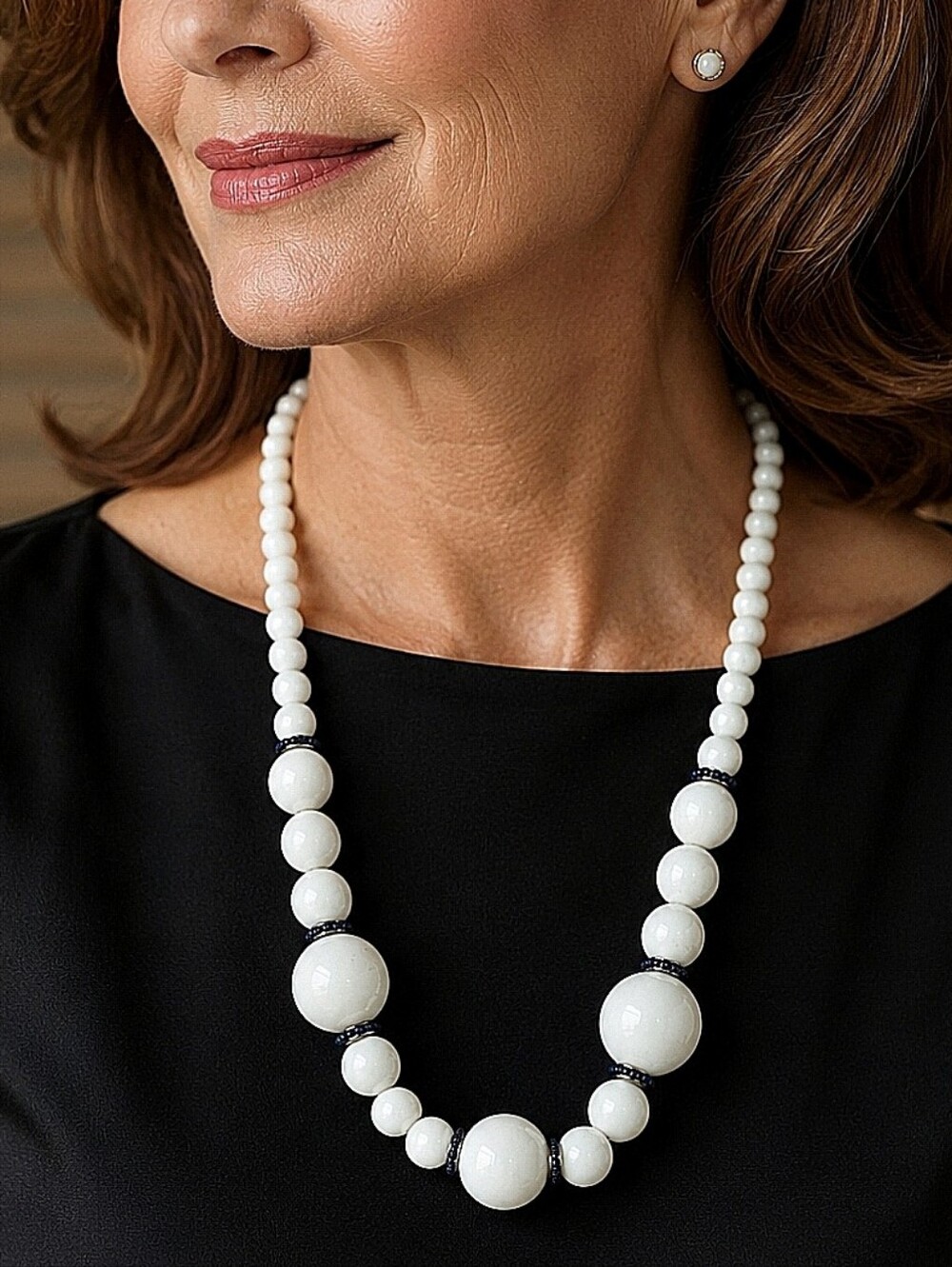 Banana Republic Brand Cream Graduated Beaded Necklace Navy Blue Rondelle Spacers